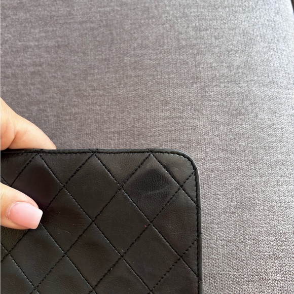 Authentic CHANEL black lambskin gold hardware quilted bag - Picture 16 of 16